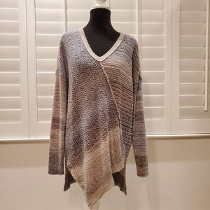 KNOX ROSE Asymmetrical hem w/ V Neck Sweater